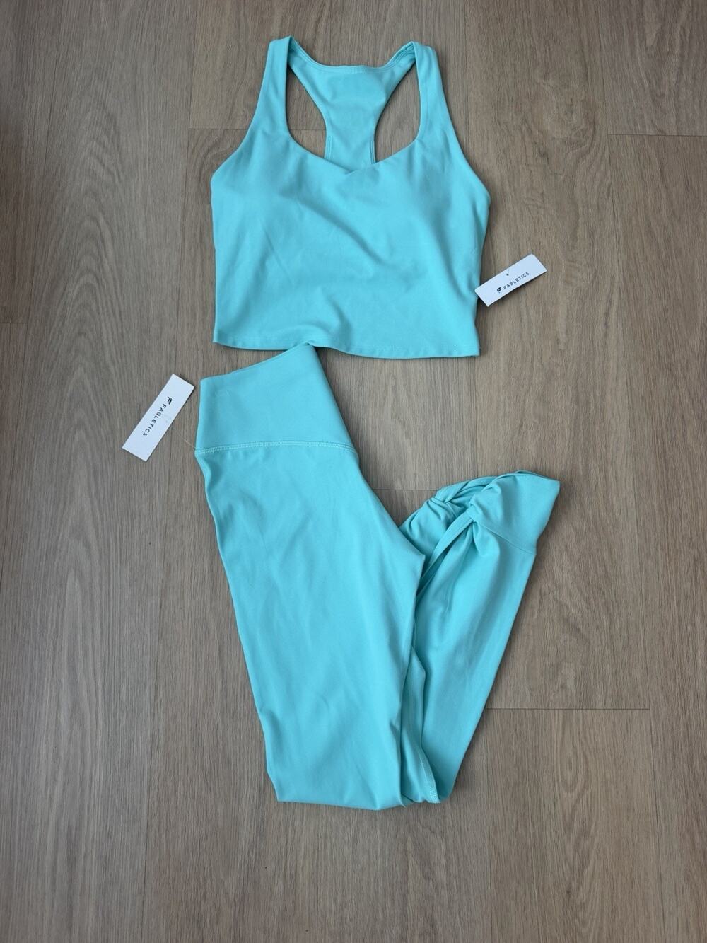 Fabletics 2 Piece set with Cropped Tank/twist Leggings Size S NWT